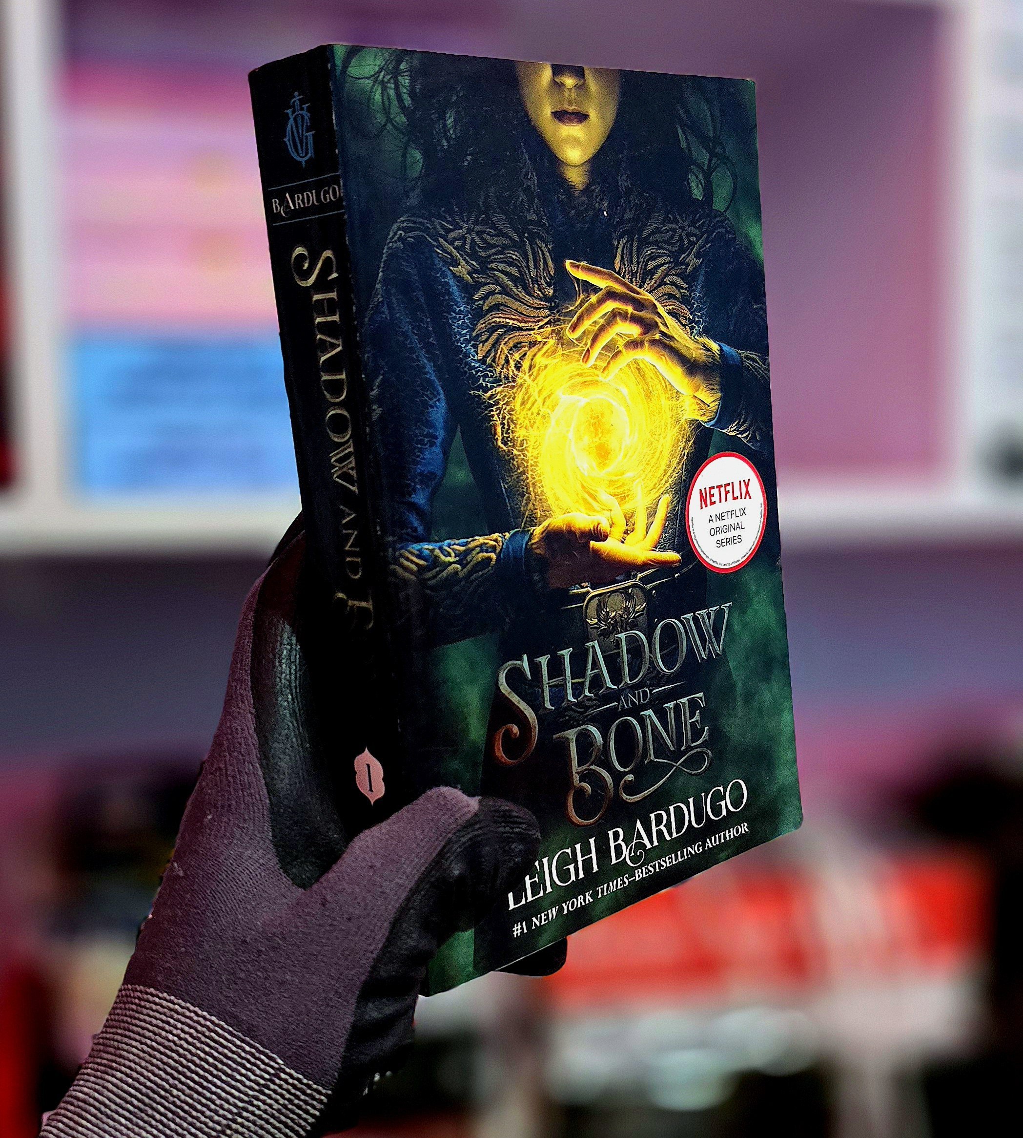 Shadow and Bone – Leigh Bardugo